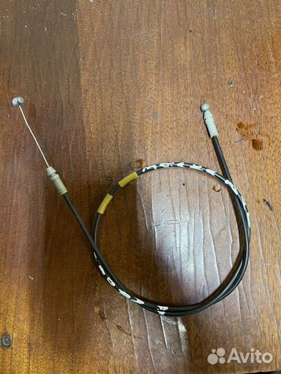 Трос багажника Toyota Vista Ardeo 6468032070