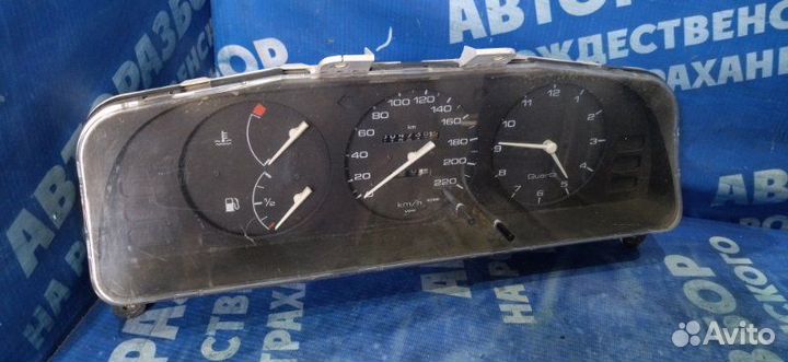 Панель приборов Mazda 323 седан В6 1992