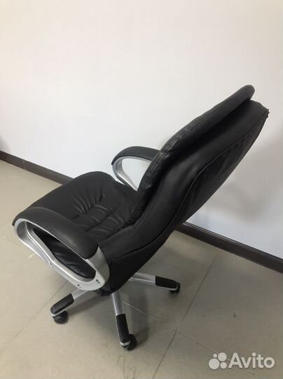 Компьютерное кресло новое