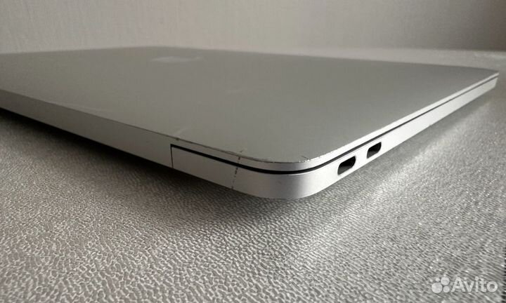 Apple macbook pro 13 2017 8/256