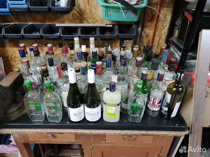 Бутылка с крышкой под винт