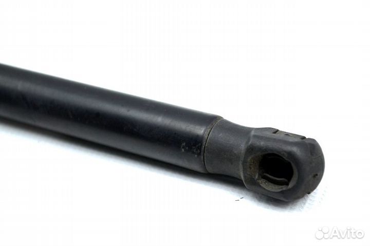 Амортизатор верхней решетки радиатора volvo FH (01