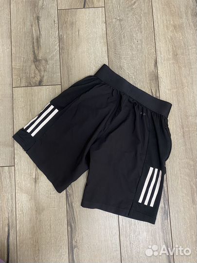 Шорты adidas на 9-10 лет