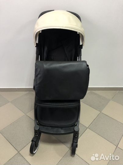 Прогулочная коляска Эко кожа Польша белая
