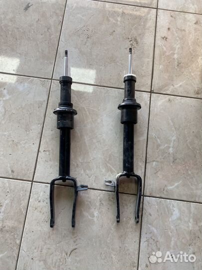 Амортизатор передний