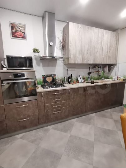 3-к. квартира, 96 м², 2/9 эт.
