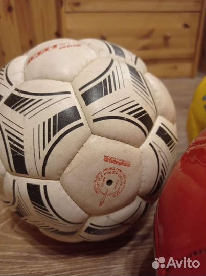 Футбольные мячи