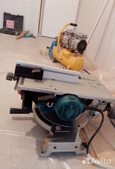 Установка входных и межкомнатных дверей