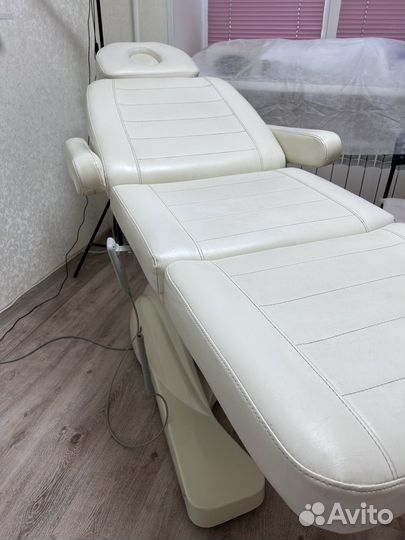 Косметологическое кресло с электроприводом