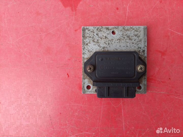 Коммутатор системы зажигания Audi 100