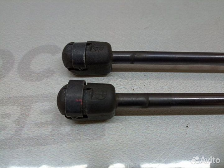 Амортизатор двери багажника задний Audi A4 B8 cala