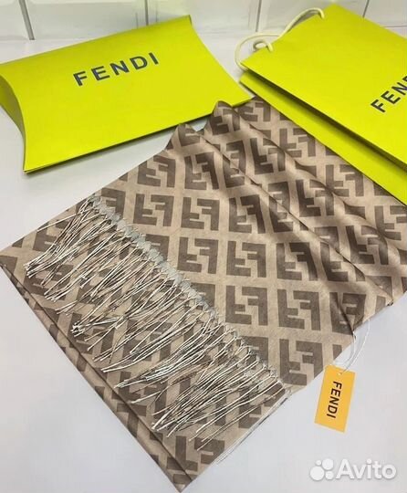 Шарф fendi