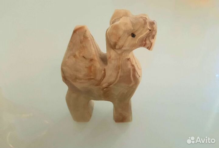 Фигурки из камня