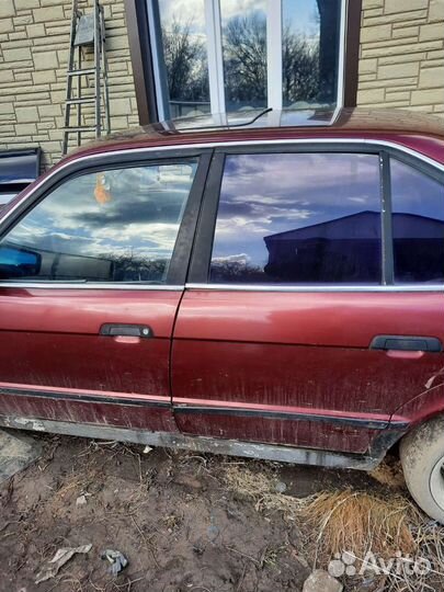 Стёкла дверей BMW E34