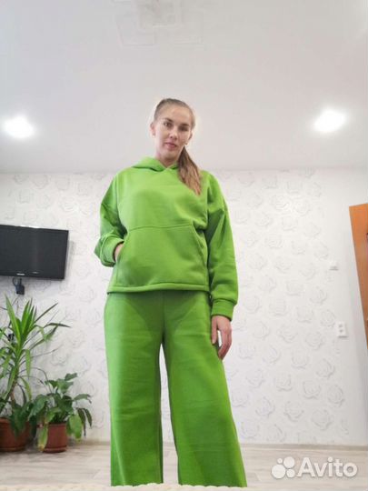 Спортивный костюм жен. 46 48 новый на тонком флисе