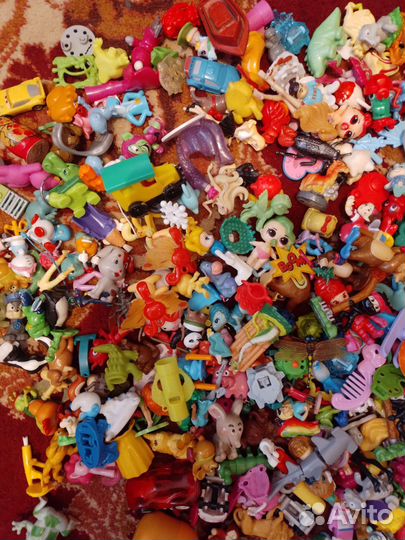 Игрушки из киндера пакетом