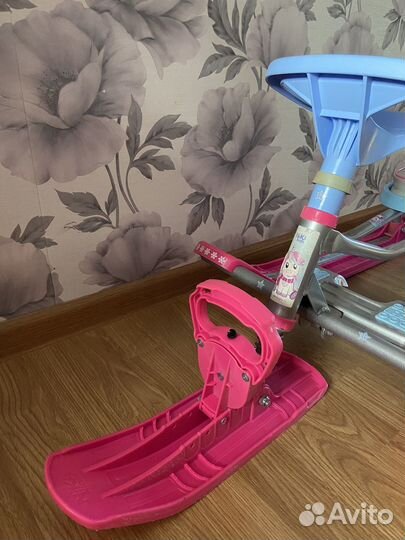 Детский снегокат со спинкой