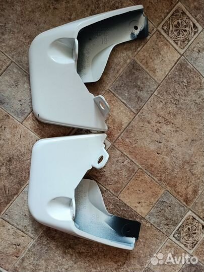 Брызговики на Toyota Vitz