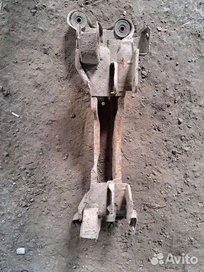 Балка задняя Hyundai Sonata 3