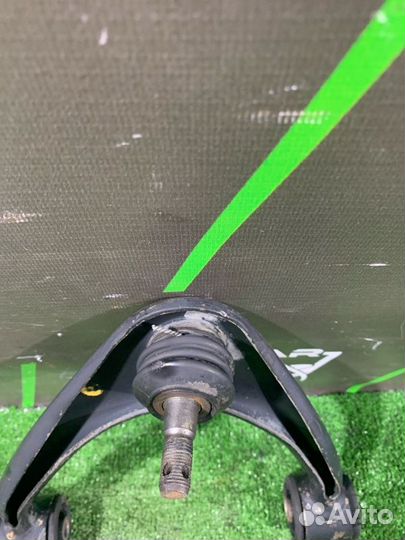 Рычаг подвески передний левый Toyota Cresta GX100