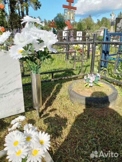 Ваза под цветы на кладбище из нержавеющей стали