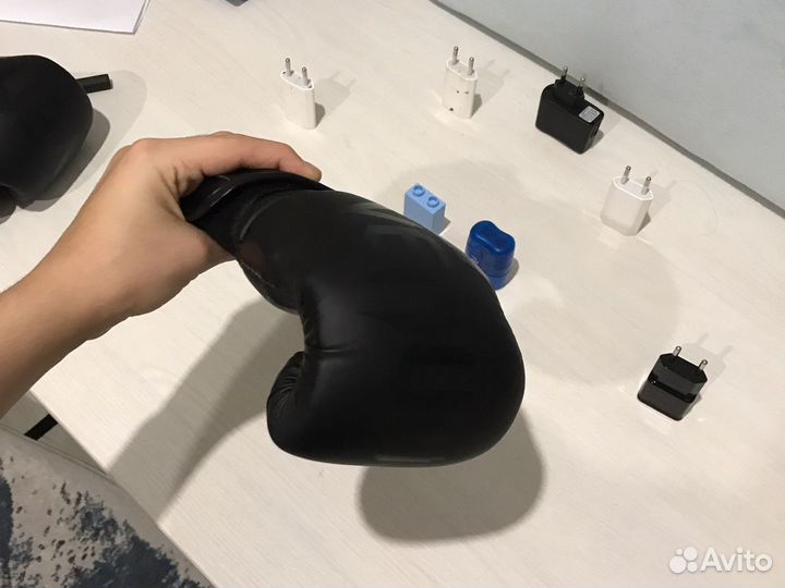 Боксерские перчатки