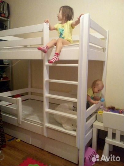 Детская кровать для двоих из массива сосны