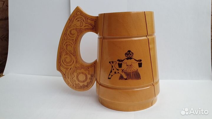 Кружка из дерева