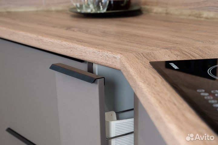 Угловая кухня «Матео» + духовка в подарок