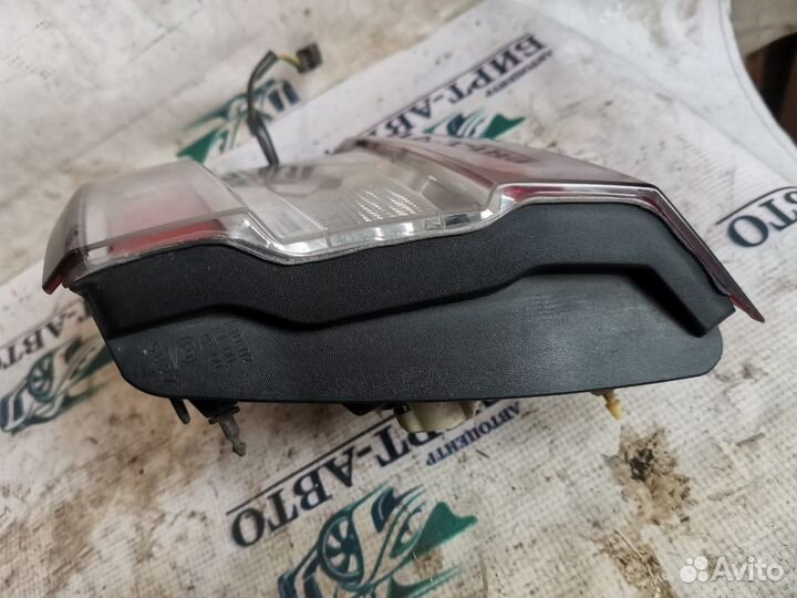 Фонарь задний внутренний правый Renault Megane III