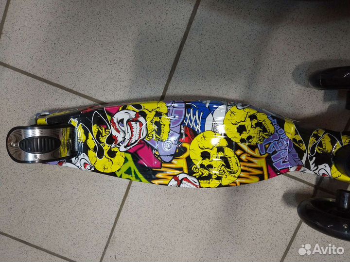 Самокат детский трехколесный новый