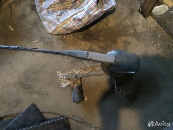 Мерседес 124/190/210 трапеция дворников