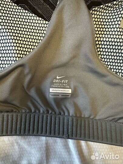 Спортивный топ бра nike m