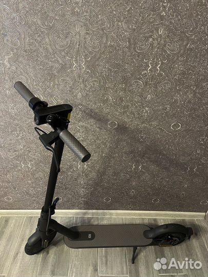 Электросамокат Xiaomi Mi Electric Scooter 1S
