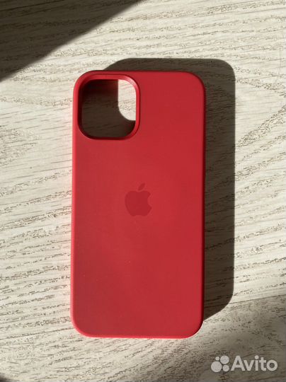 Оригинальный чехол на iPhone 12