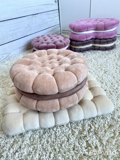 Подушка-печенье круглое двойное кремом