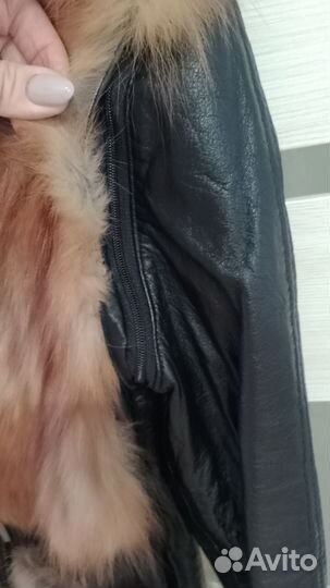 Куртка-жилет с мехом лисы, шапка и рукавицы