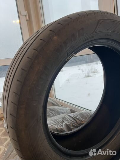 Goodyear EfficientGrip Performance 2 285/55 R17