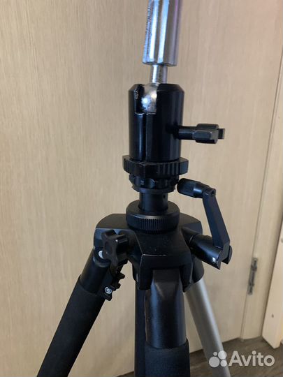 Штатив напольный (тринога для манекен головы)
