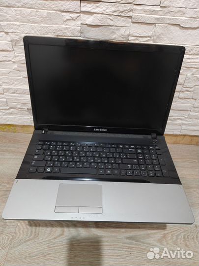 Samsung NP305E7A