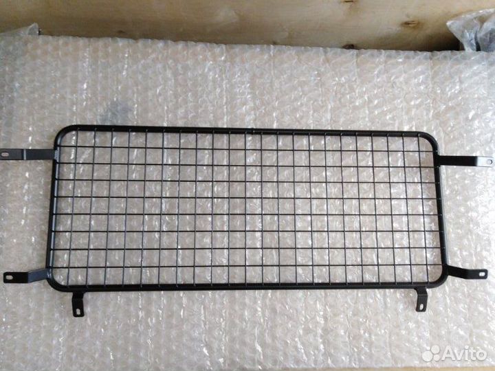 Разделительная решетка для транспортировки собак