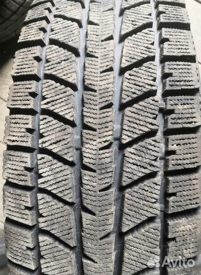 Bridgestone Blizzak WS-70 215/70 R15