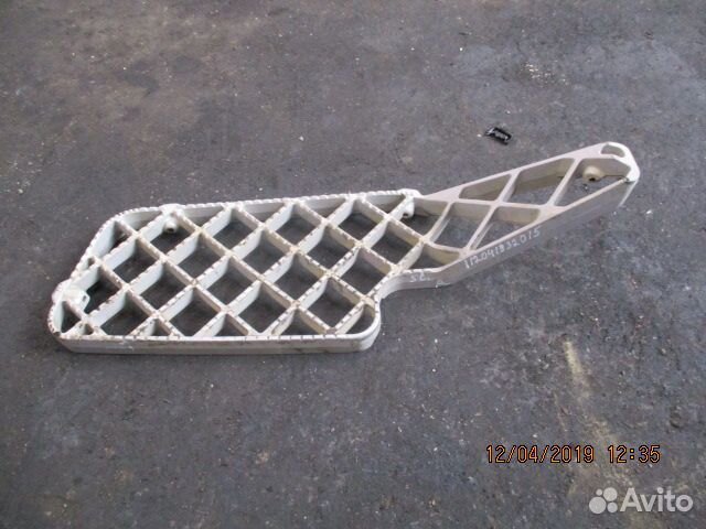 Ступенька верхняя левая Scania 1535039