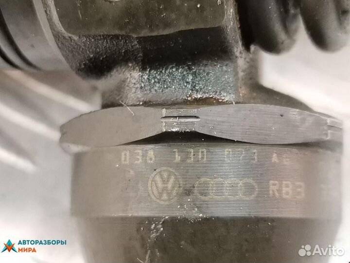 Форсунка Volkswagen Passat B6 2006 038130073AG