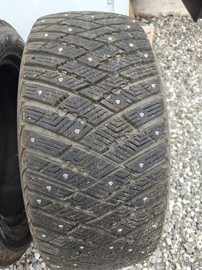 Goodyear UltraGrip 235/50 R17 111