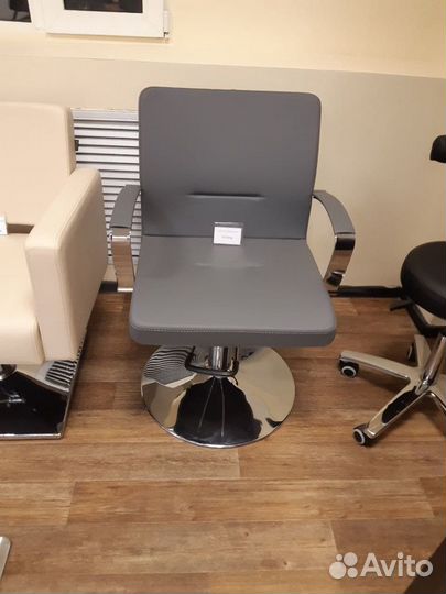 Парикмахерское кресло юнипро на круге