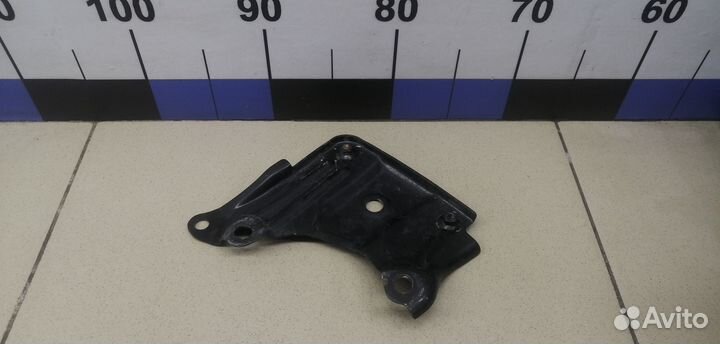 Кронштейн (сопут. товар) RAV 4 2013