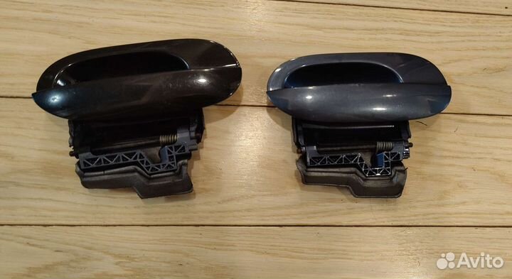 Правая наружняя дверная ручка на BMW e39