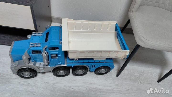 Игрушка большая машинка