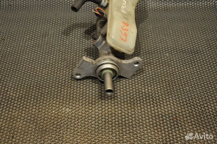 Главный тормозной цилиндр toyota corolla ZZE120